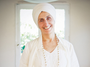 Nam Nidhan maestra de kundalini yoga